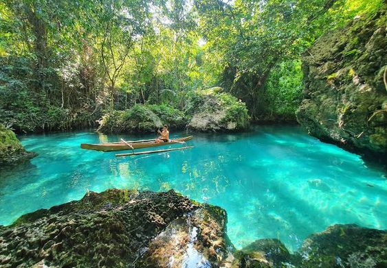 Danau Pai Supok Sulawesi Tengah Dengan Air Jernihnya