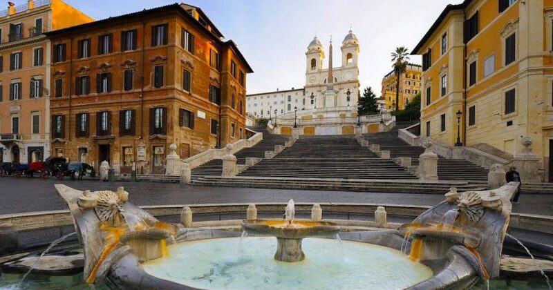 Mengeksplor Spanish Steps Yang Berada Di Italia