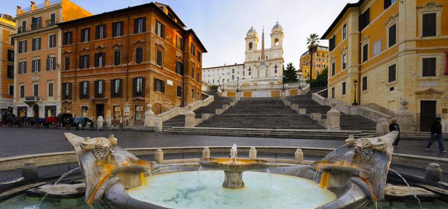 Mengeksplor Spanish Steps Yang Berada Di Italia