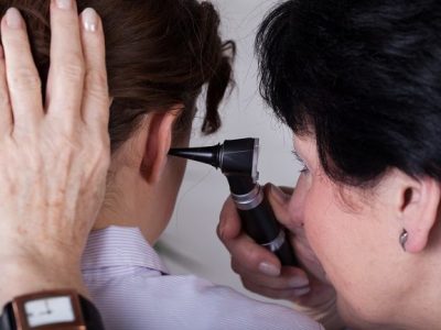 Pembersih Telinga Terbaik? Ini Kata Para Spesialis THT-KL