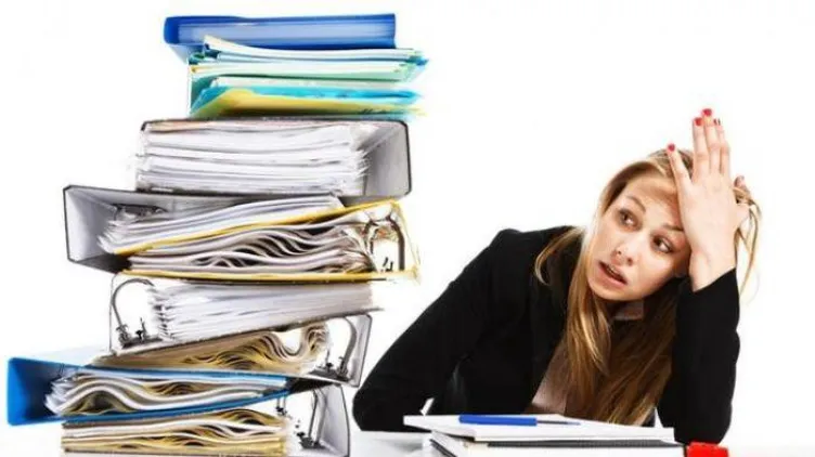 Mahasiswa Lawan Depresi Akibat Tugas Kuliah Menumpuk