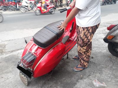 Vespa Klasik Sering Di Miringkan Saat Sulit Menyala