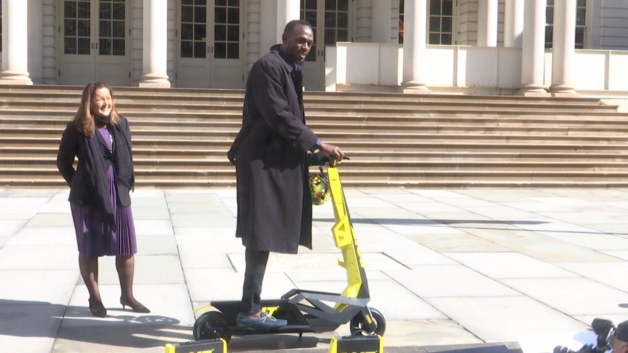 Raja Lintasan Ke Dunia Bisnis: Cerita Usain Bolt Pasca-Pensiun