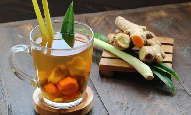 Manfaat Rutin Minum Air Rebusan Jahe Dan Kunyit Di Pagi Hari