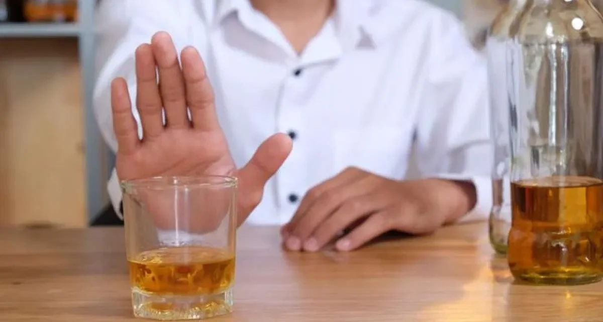 Bahaya Tersembunyi Di Balik Kebiasaan Mengonsumsi Alkohol