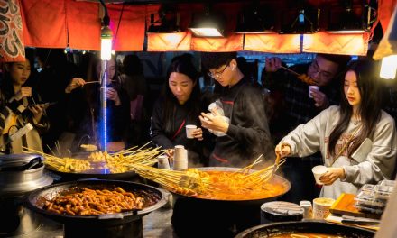 Eksplorasi Rasa Kuliner: Street Food Terpopuler