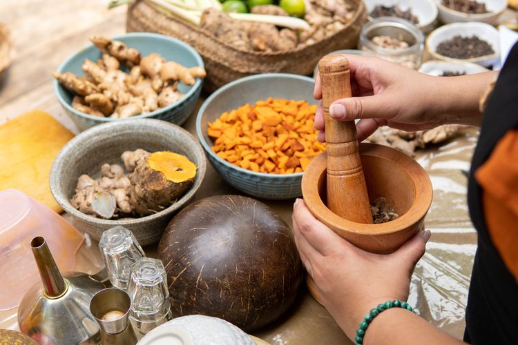 Obat Alami, Dari Tradisional Menuju Pengobatan Modern