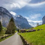 Desa Lauterbrunnen Pemandangan Indah Dengan Tebing Curam