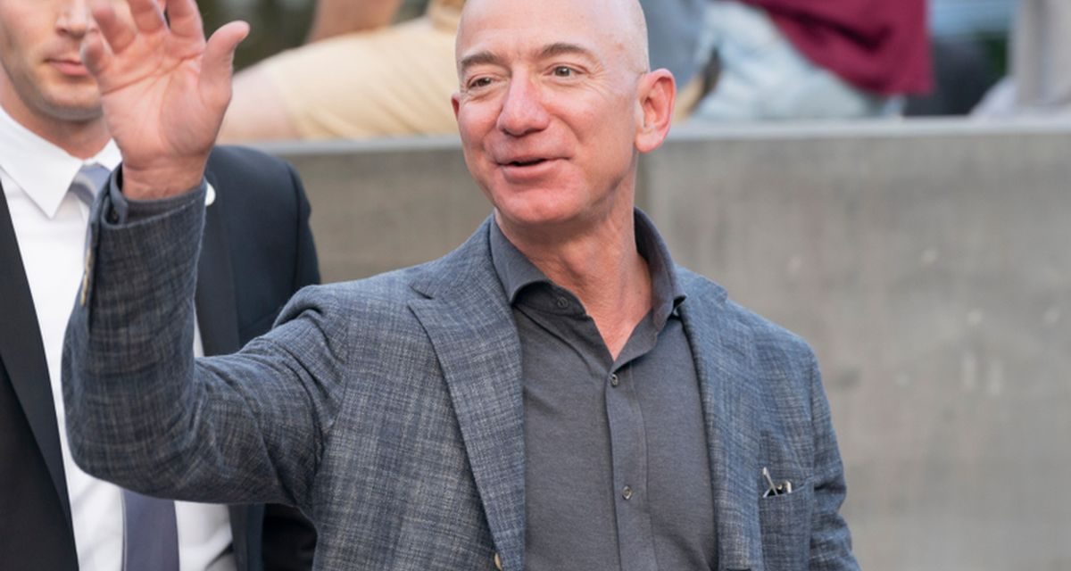 Jeff Bezos Sosok Di Balik Revolusi E-Commerce Dunia