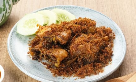 Ayam Goreng Bumbu Lengkuas Simbol Kuluiner Daerah Nusantara