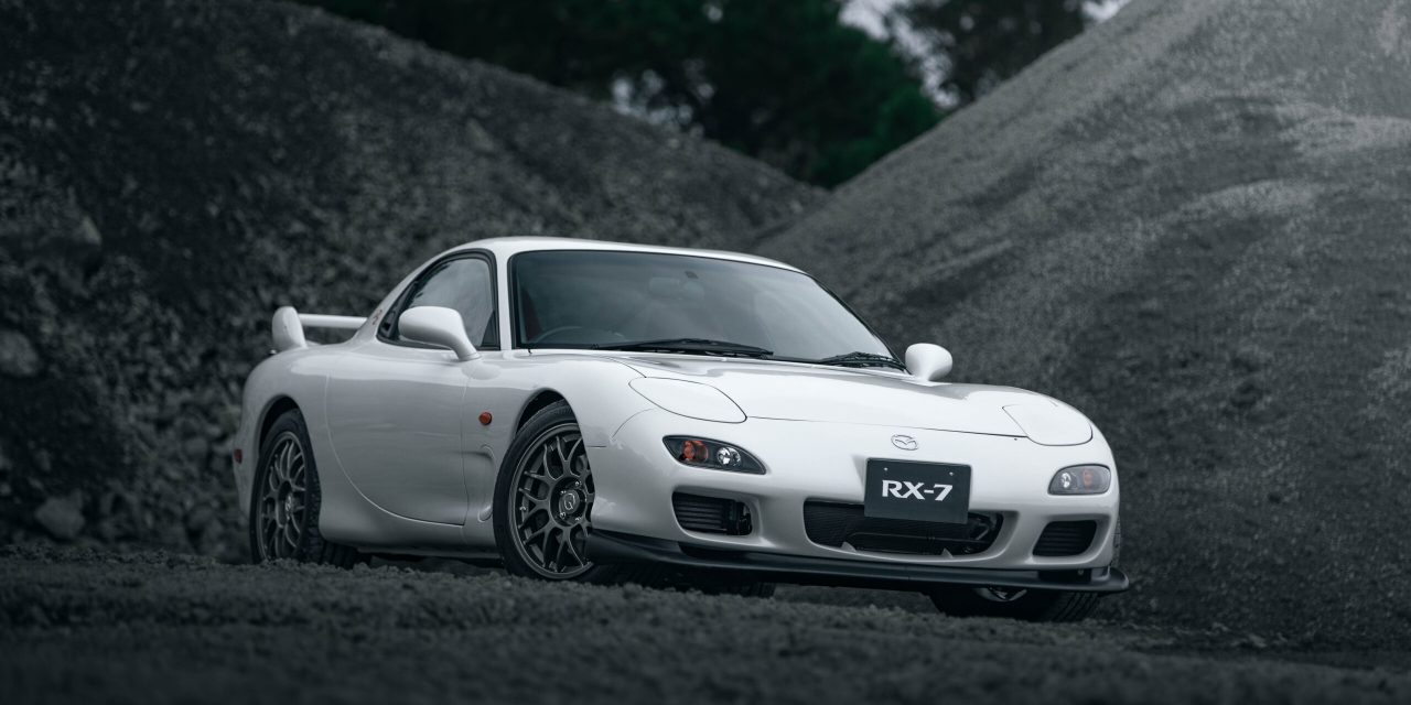 Mazda RX 7 Di Lengkapi Dengan Rotary Engine Yang Legendaris
