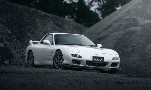 Mazda RX 7 Di Lengkapi Dengan Rotary Engine Yang Legendaris