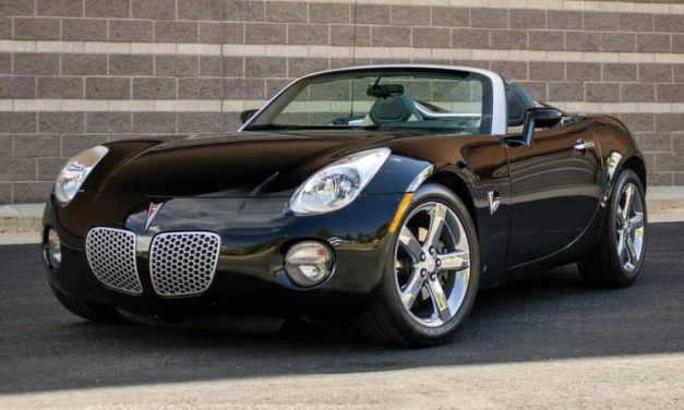 Pontiac Solstice Ikonik Dengan Gaya Dan Performa Memukau