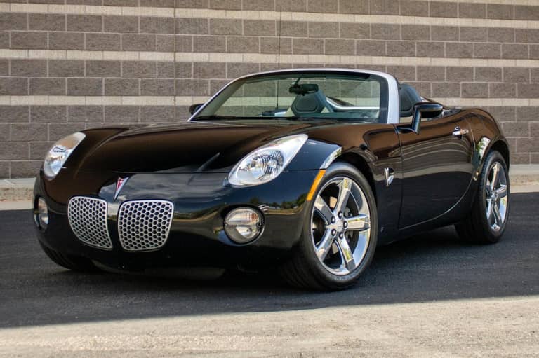 Pontiac Solstice Ikonik Dengan Gaya Dan Performa Memukau