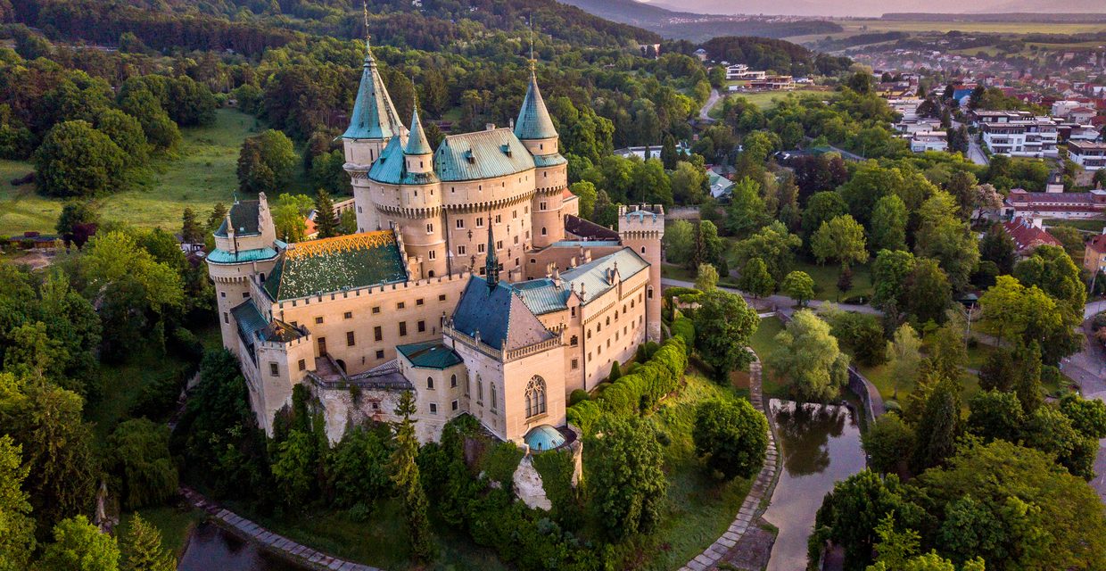 Keindahan Kota Bojnice Dengan Kastil Terindah Di Slovakia